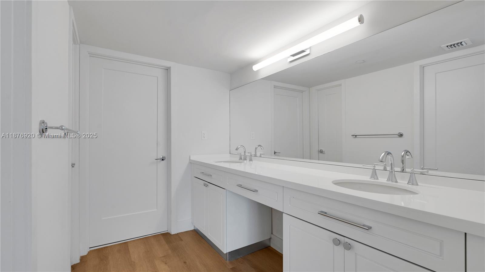 555 NE 34th St #0207,Miami, FL 33137