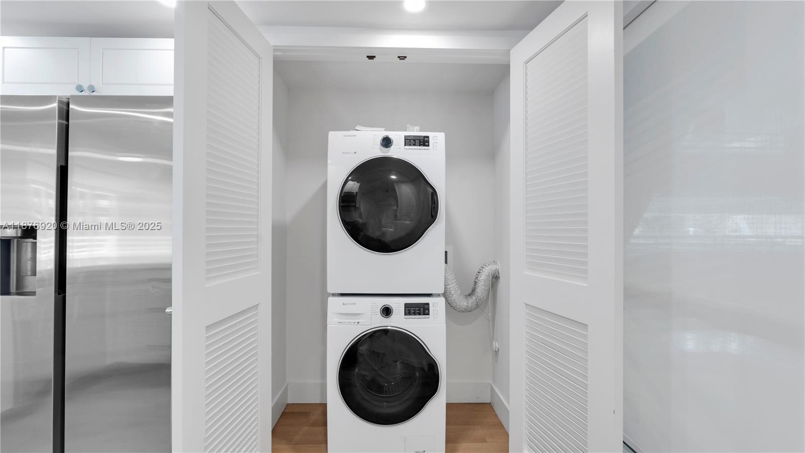 555 NE 34th St #0207,Miami, FL 33137