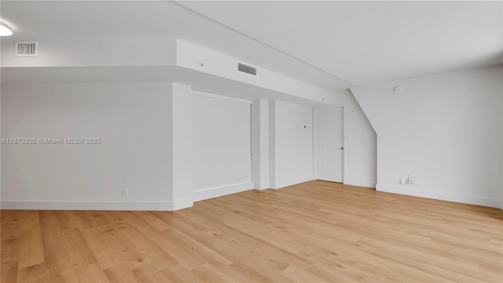 555 NE 34th St #0207,Miami, FL 33137