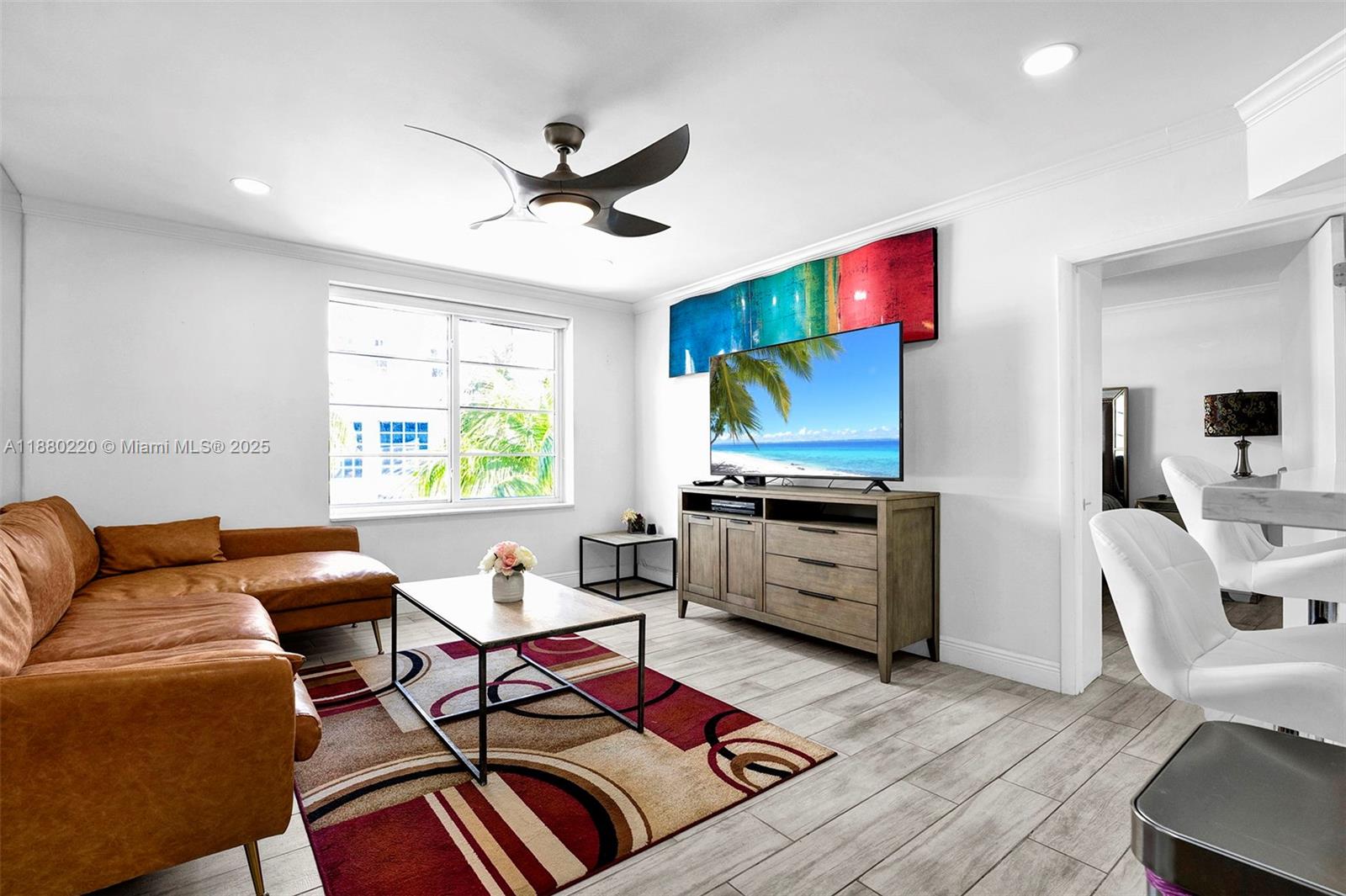 1460 Ocean Dr #305