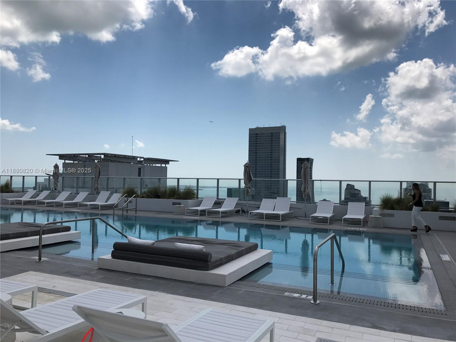 image 1010 Brickell31