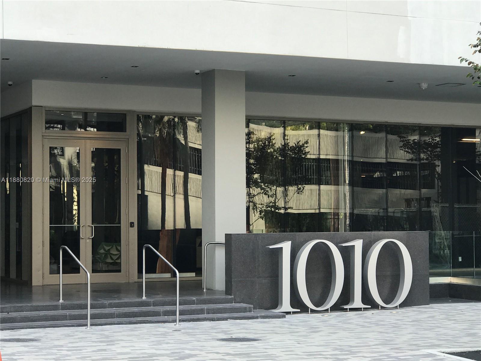 image 1010 Brickell35