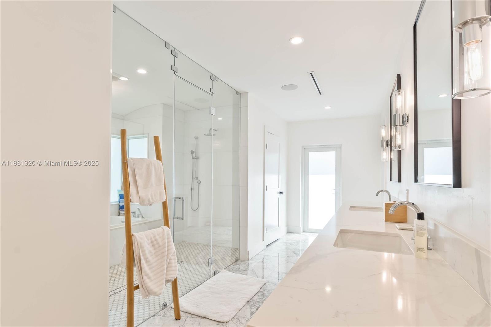 7505 SW 141st St Palmetto Bay, FL 33158