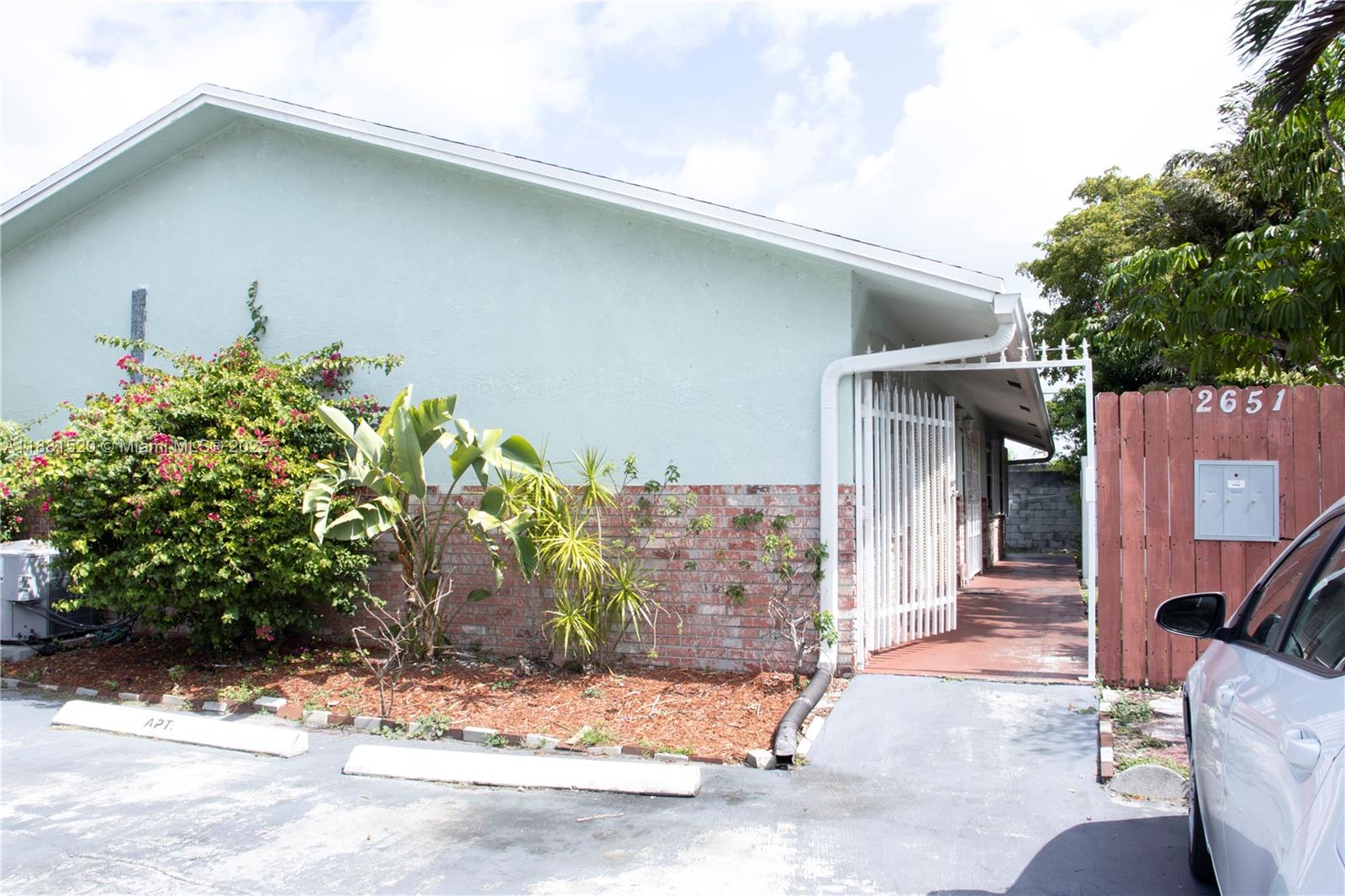 2651 Riverland Dr
