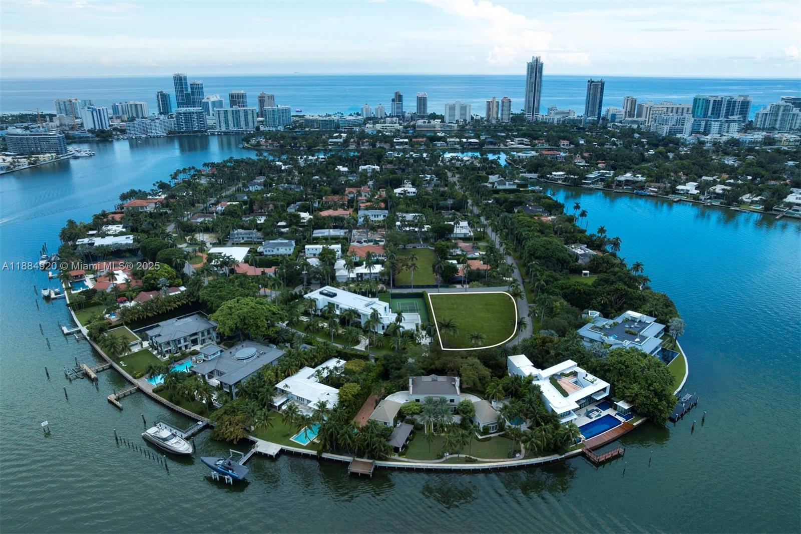 31 La Gorce Cir Miami Beach, FL 33141