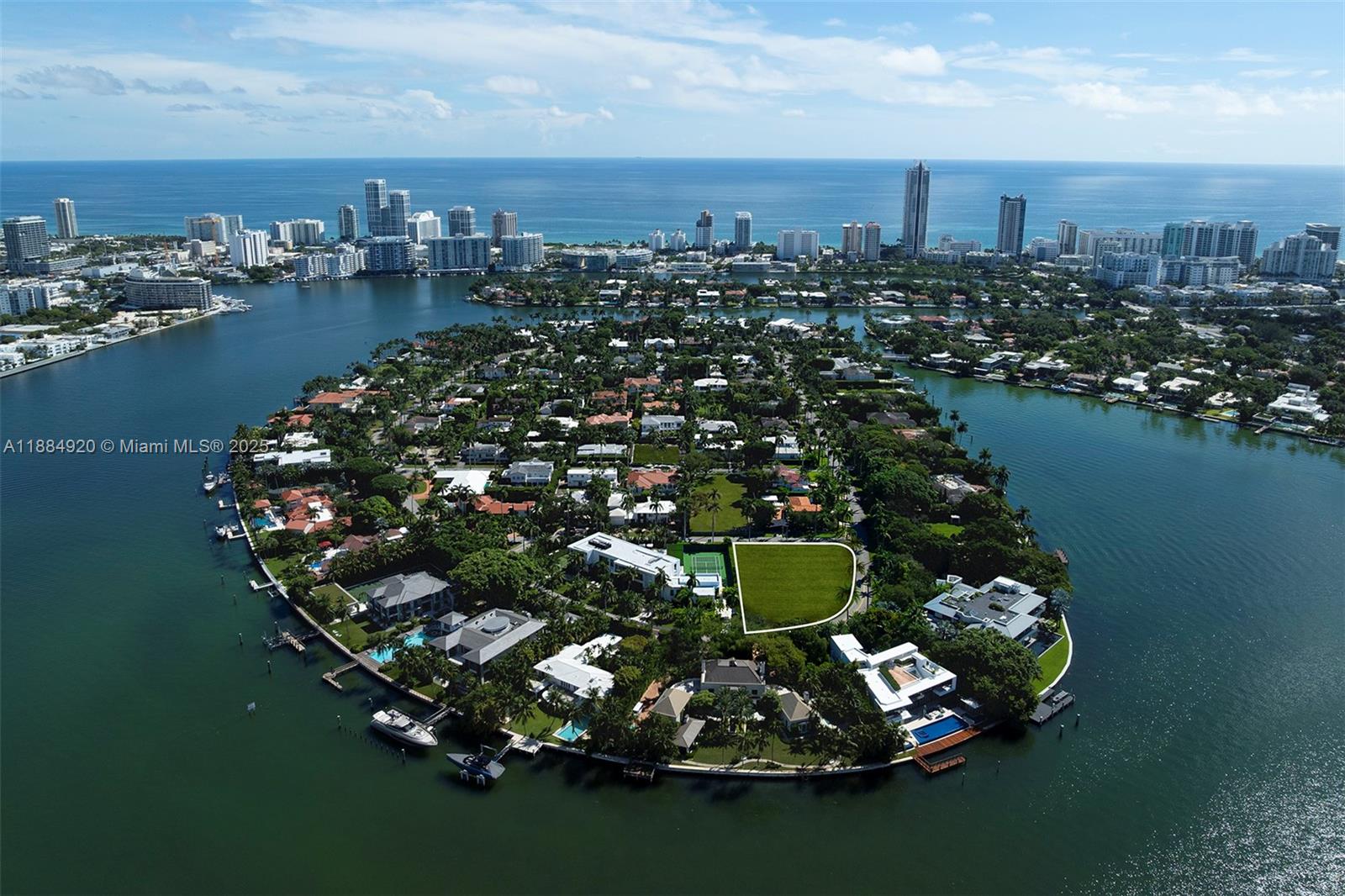 31 La Gorce Cir Miami Beach, FL 33141