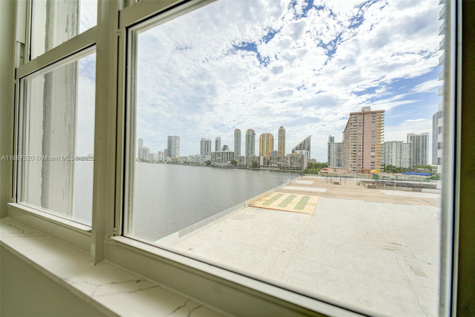 image Winston Towers 50023