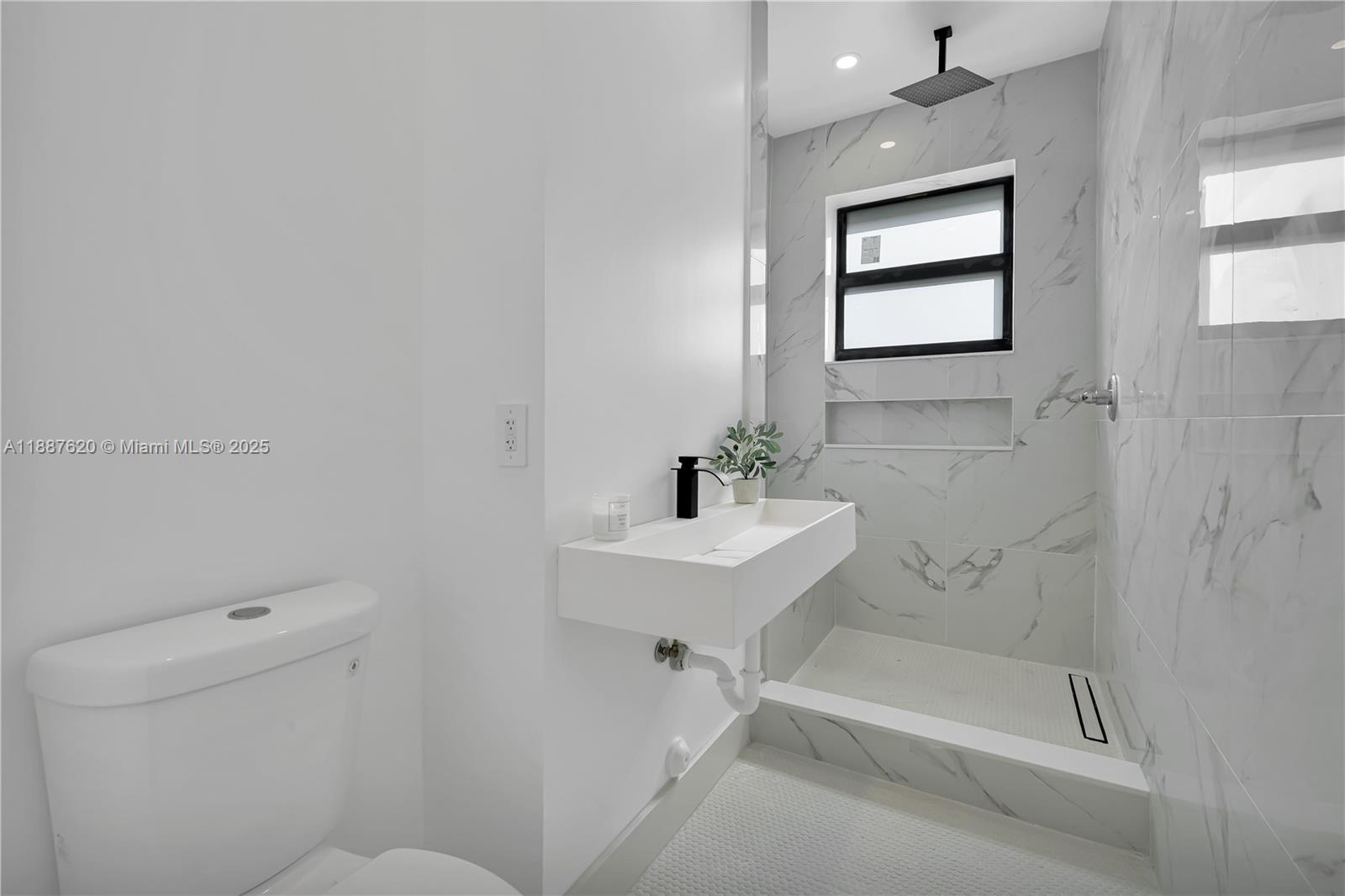 1370 SW 5th St Miami, FL 33135