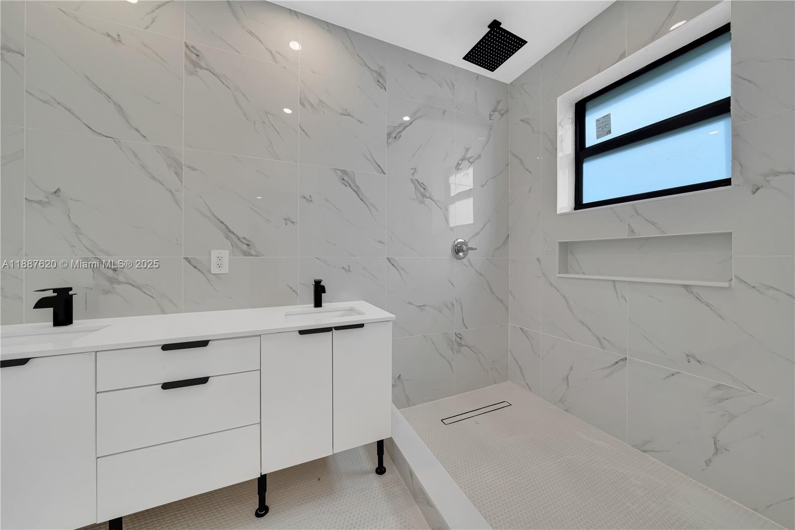 1370 SW 5th St Miami, FL 33135