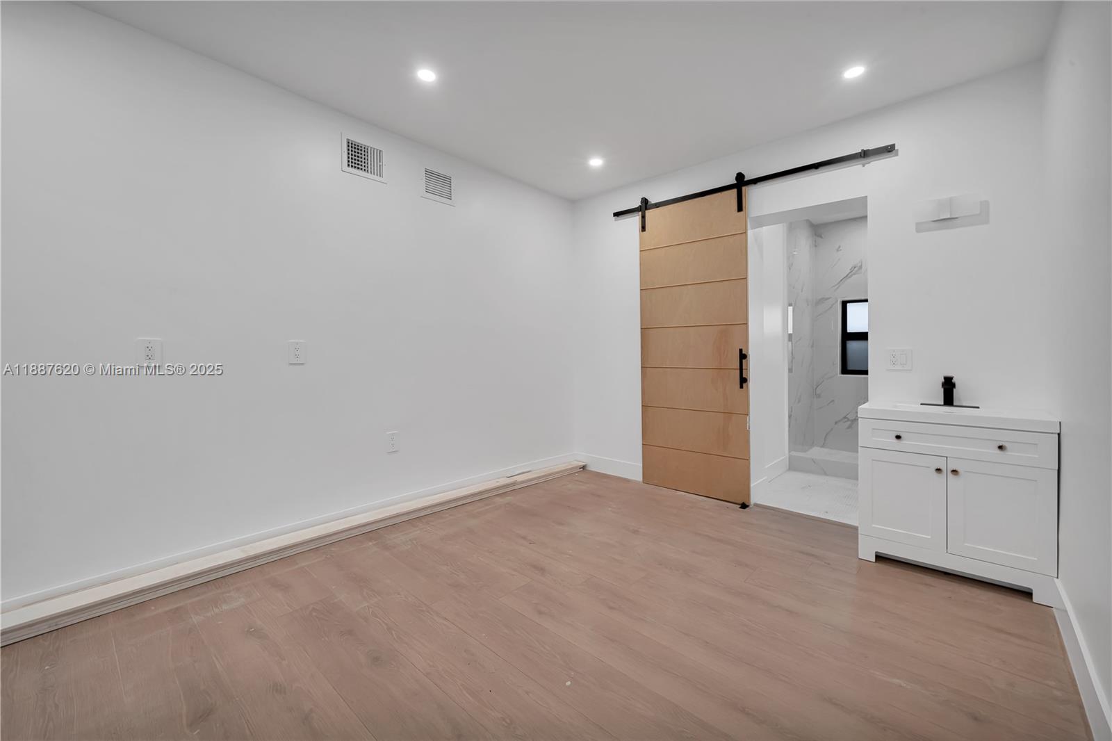 1370 SW 5th St Miami, FL 33135