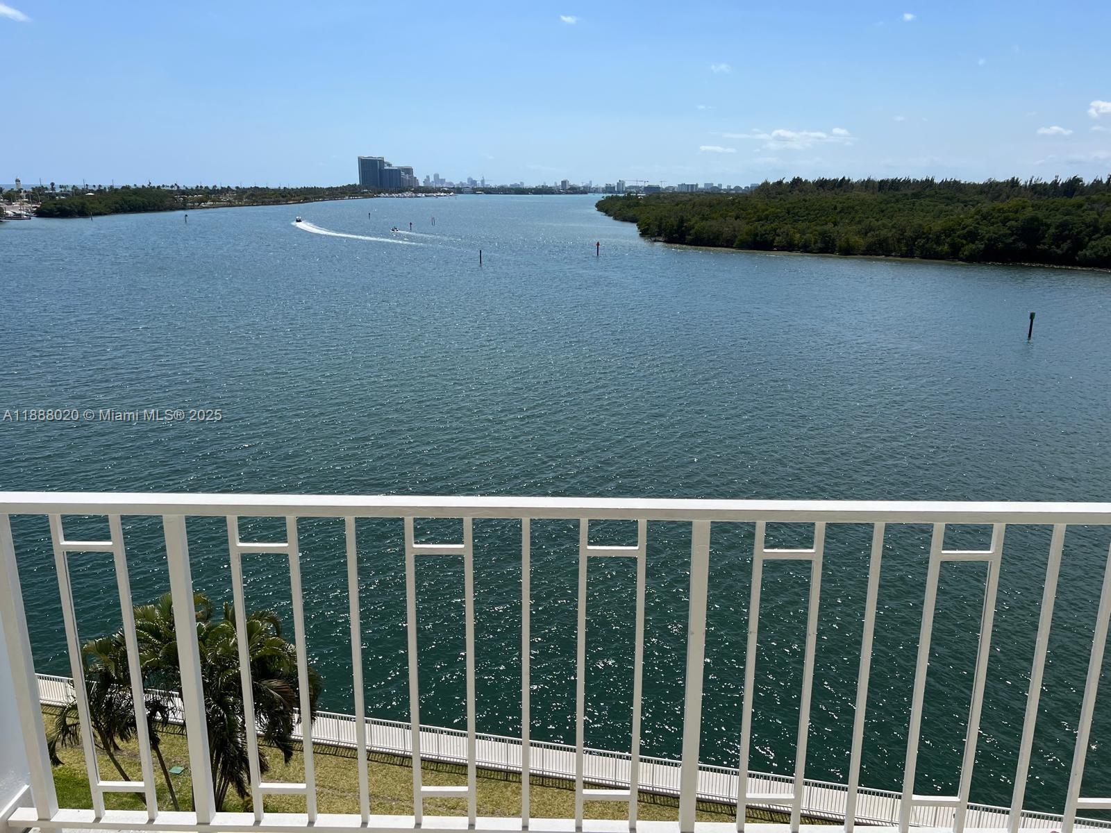 500 Bayview Dr #1230