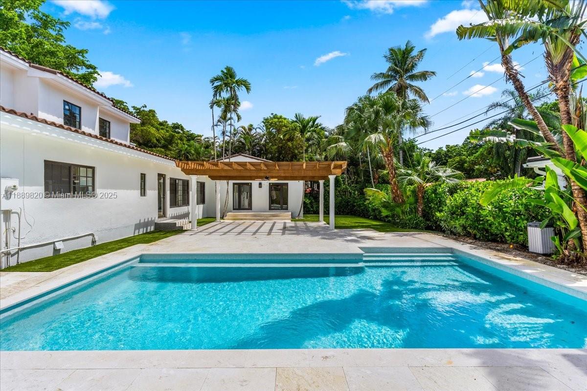 1426 Robbia Ave Coral Gables, FL 33146 1426 Robbia Ave Coral Gables, FL 33146