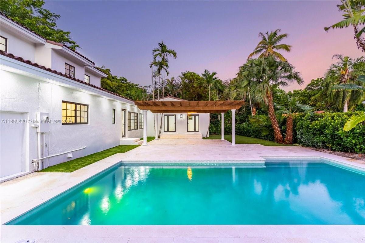 1426 Robbia Ave Coral Gables, FL 33146 1426 Robbia Ave Coral Gables, FL 33146