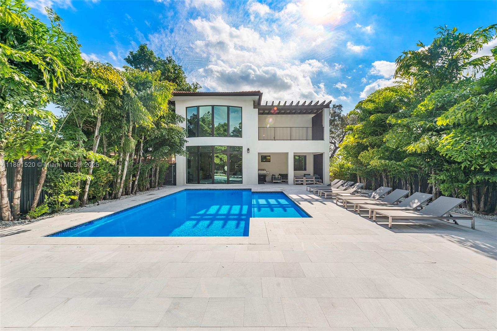 6529 SW 30th St Miami, FL 33155 6529 SW 30th St Miami, FL 33155