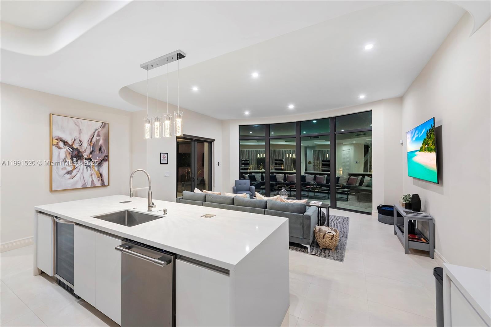 6529 SW 30th St Miami, FL 33155 6529 SW 30th St Miami, FL 33155