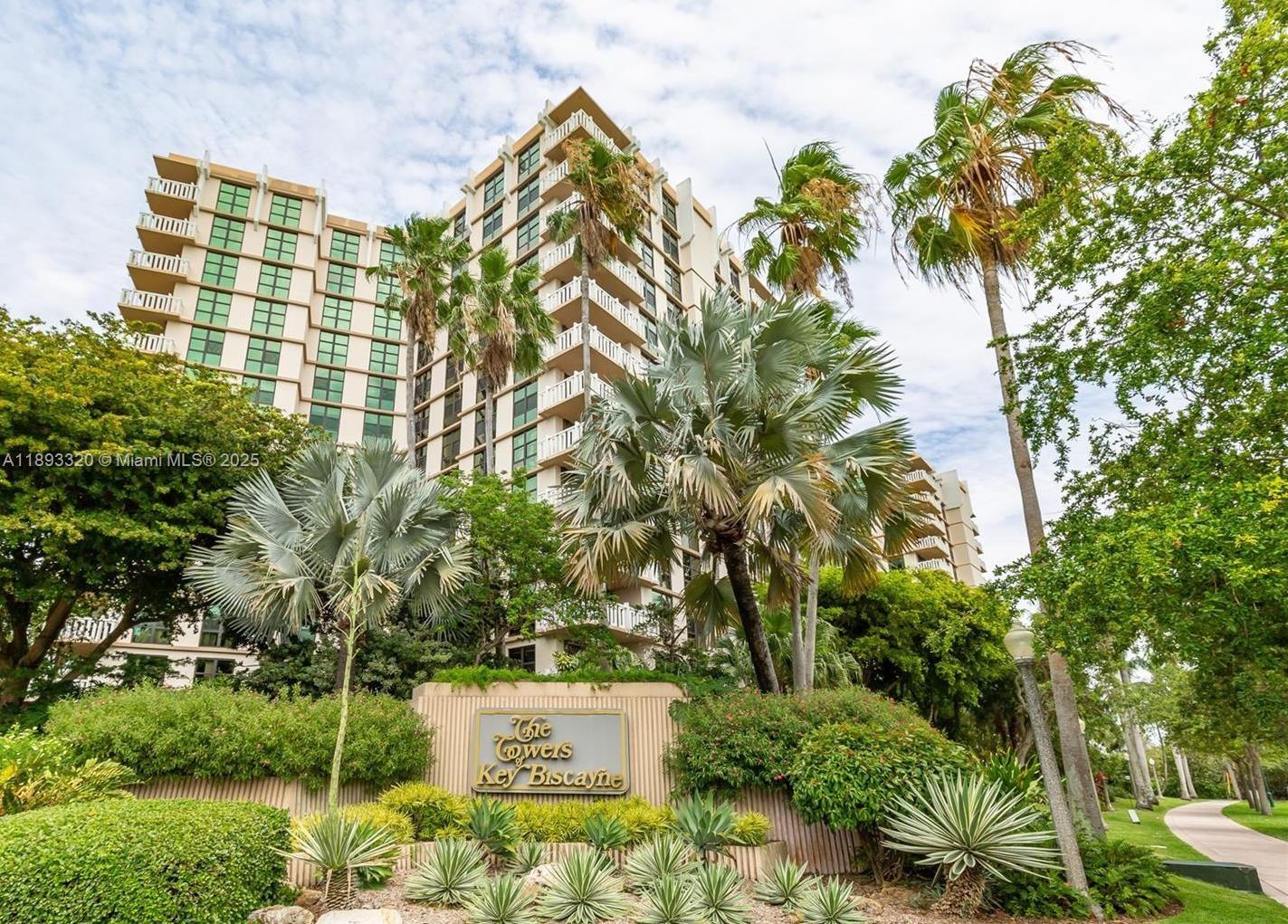 1121 Crandon Blvd #F1004