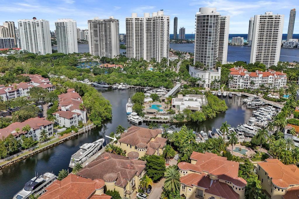 1516 Island Blvd Aventura, FL 33160