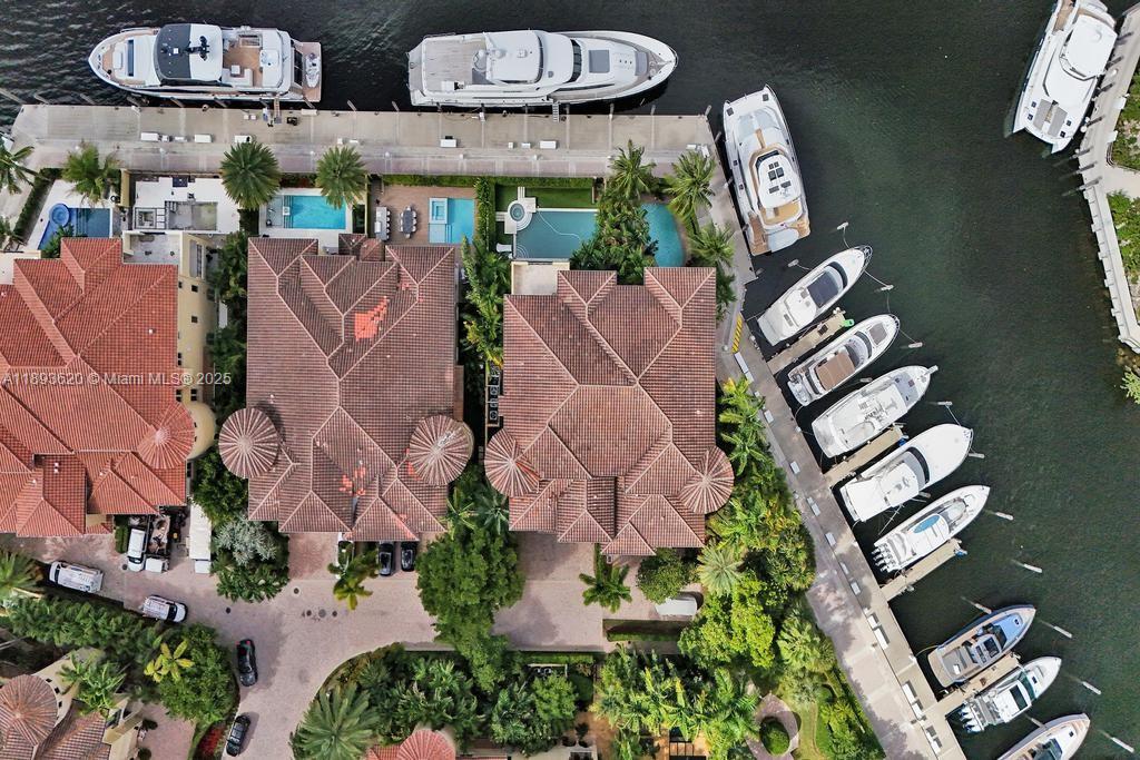 1516 Island Blvd Aventura, FL 33160