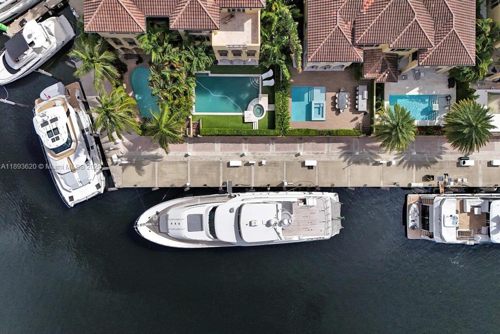 1516 Island Blvd Aventura, FL 33160