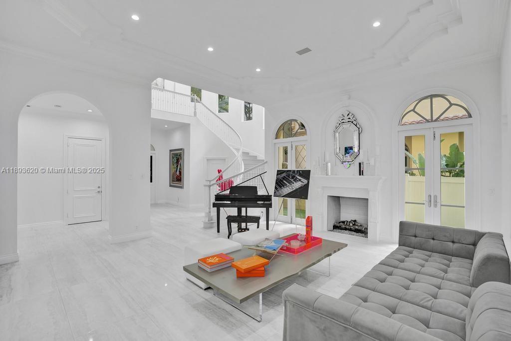 1516 Island Blvd Aventura, FL 33160