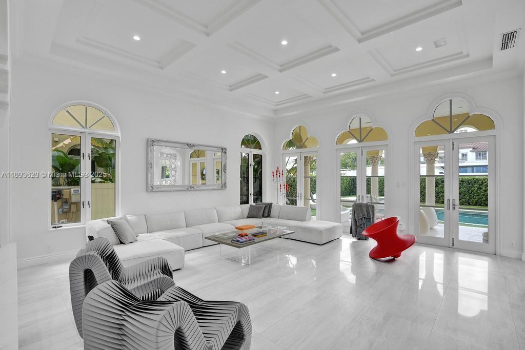 1516 Island Blvd Aventura, FL 33160