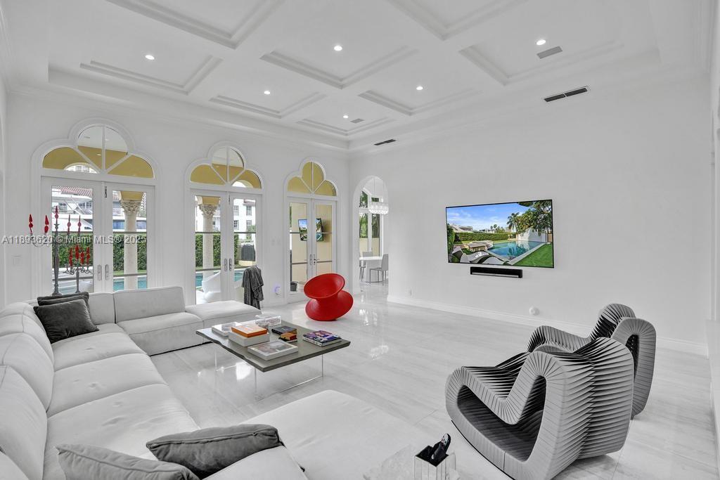 1516 Island Blvd Aventura, FL 33160