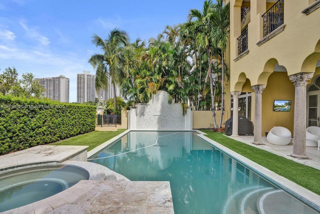 1516 Island Blvd Aventura, FL 33160