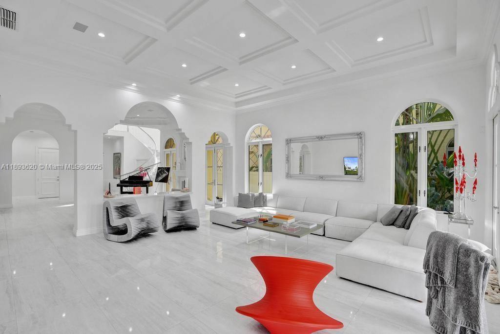 1516 Island Blvd Aventura, FL 33160