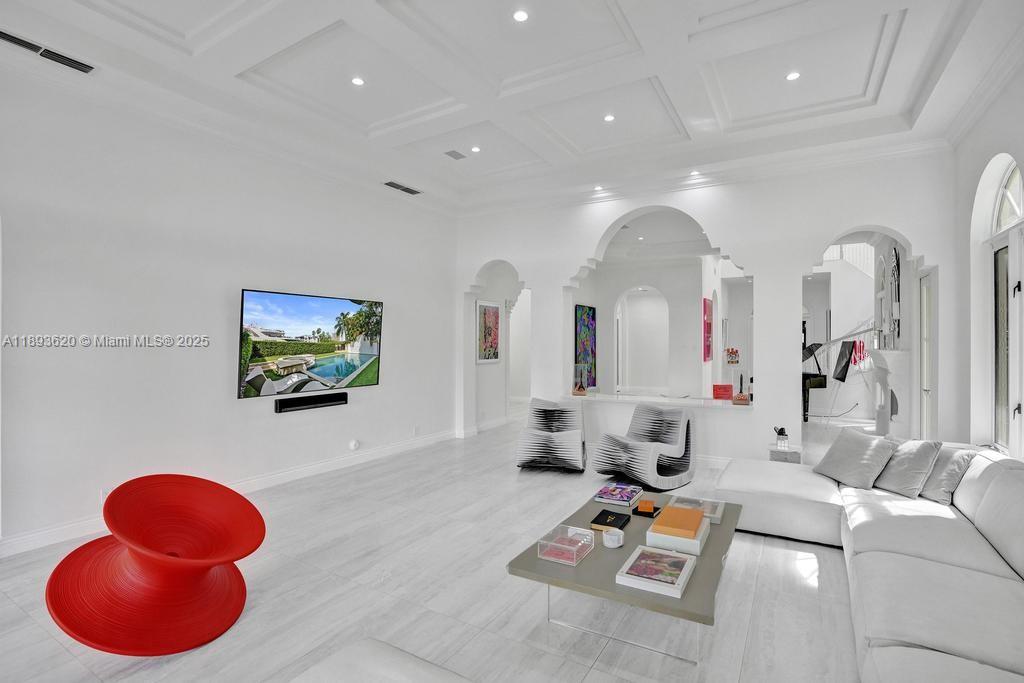 1516 Island Blvd Aventura, FL 33160