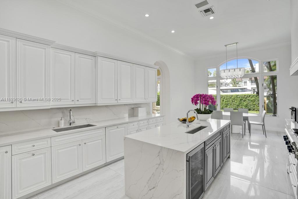 1516 Island Blvd Aventura, FL 33160