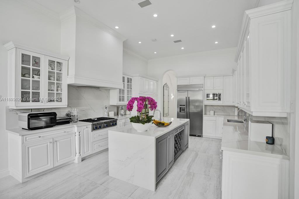 1516 Island Blvd Aventura, FL 33160