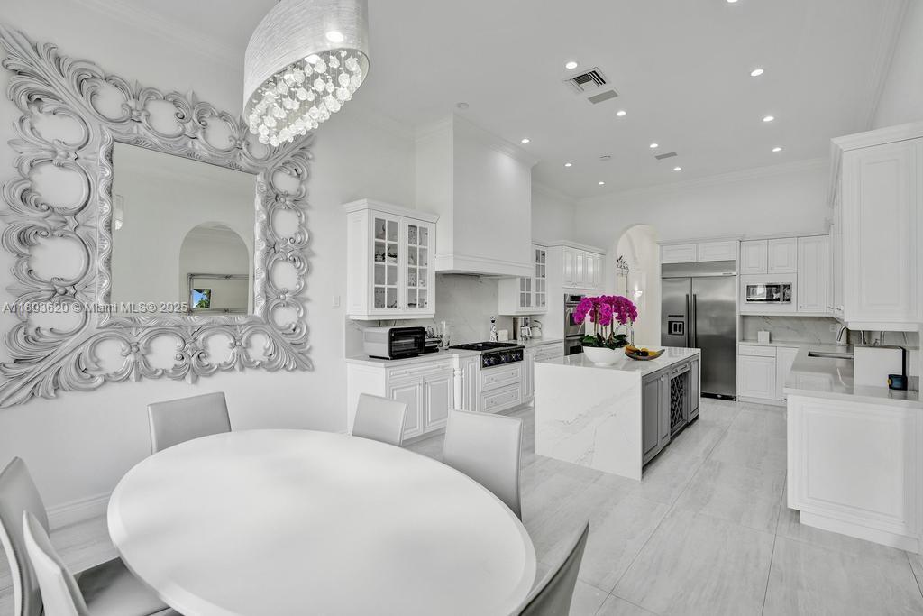 1516 Island Blvd Aventura, FL 33160