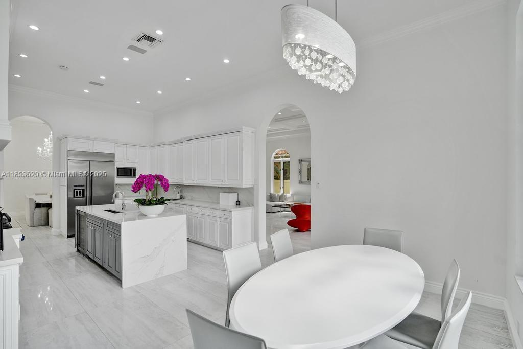 1516 Island Blvd Aventura, FL 33160