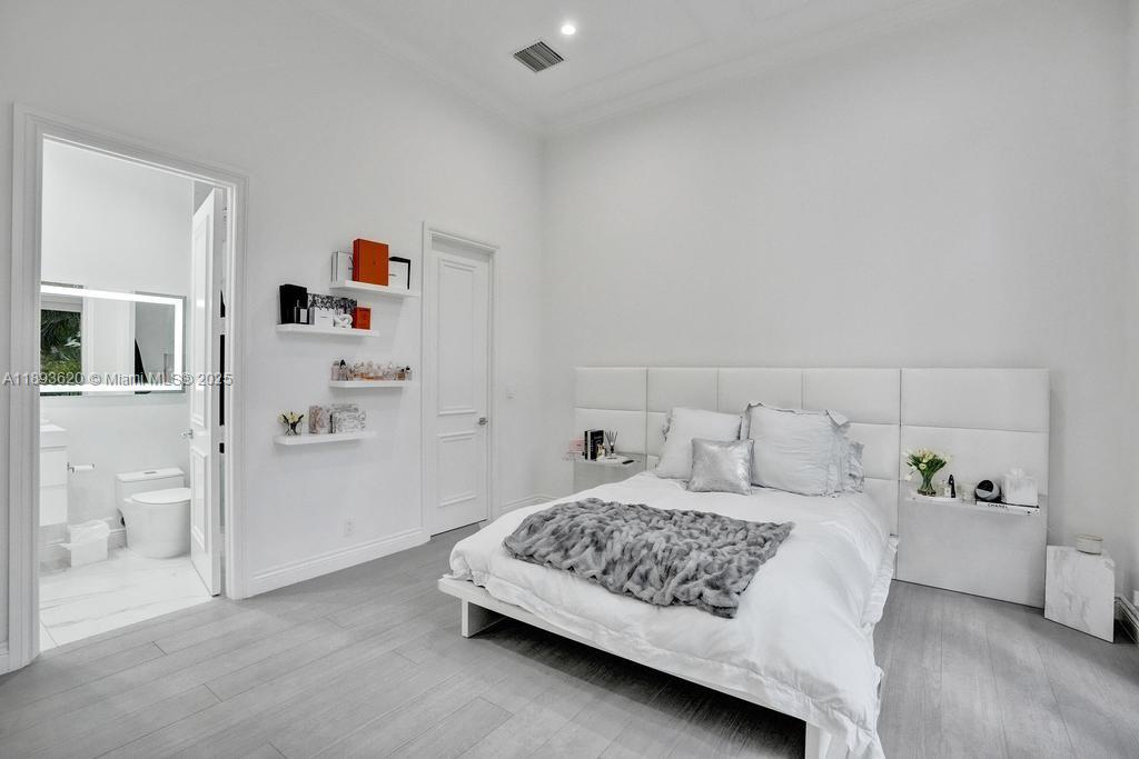 1516 Island Blvd Aventura, FL 33160