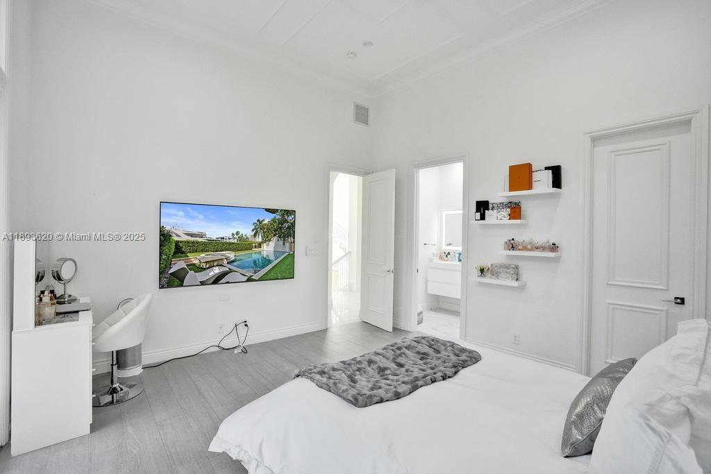 1516 Island Blvd Aventura, FL 33160