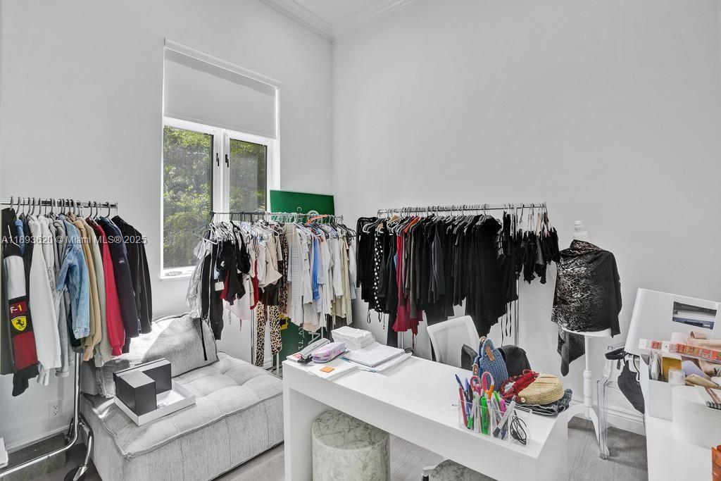 1516 Island Blvd Aventura, FL 33160