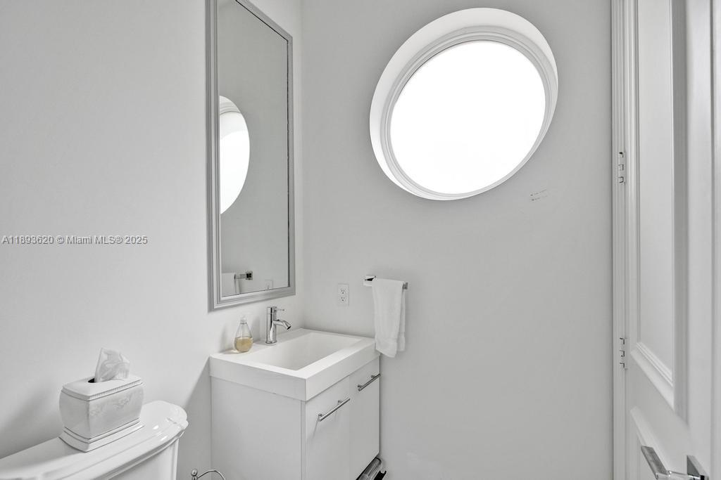 1516 Island Blvd Aventura, FL 33160