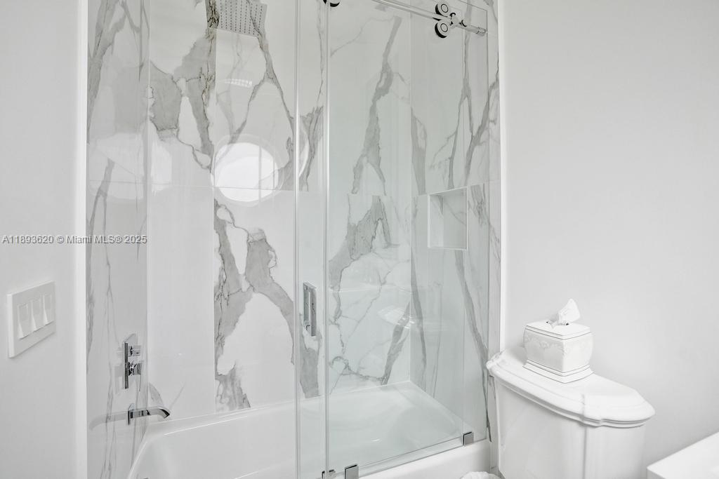 1516 Island Blvd Aventura, FL 33160