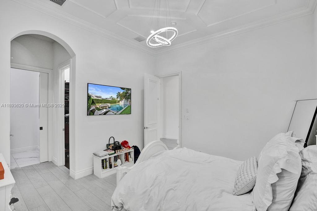 1516 Island Blvd Aventura, FL 33160