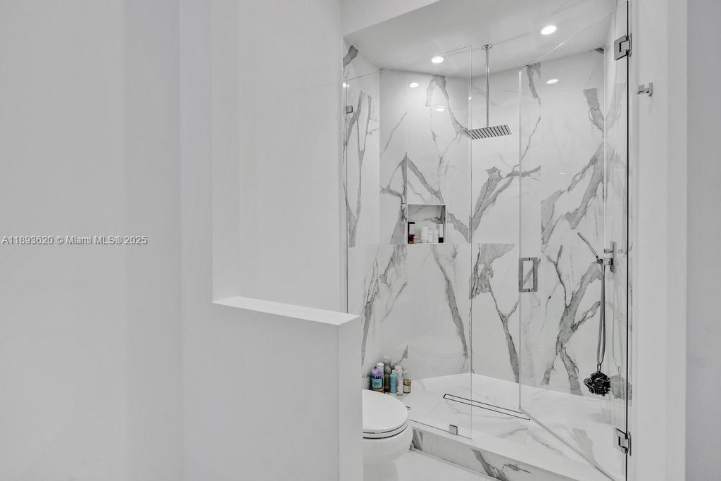 1516 Island Blvd Aventura, FL 33160