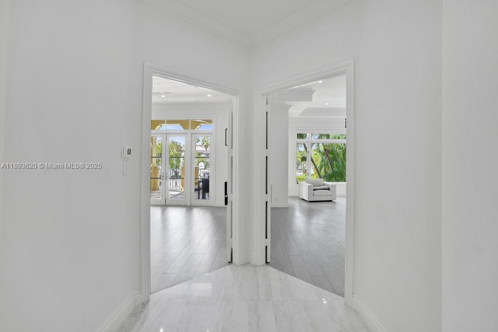 1516 Island Blvd Aventura, FL 33160