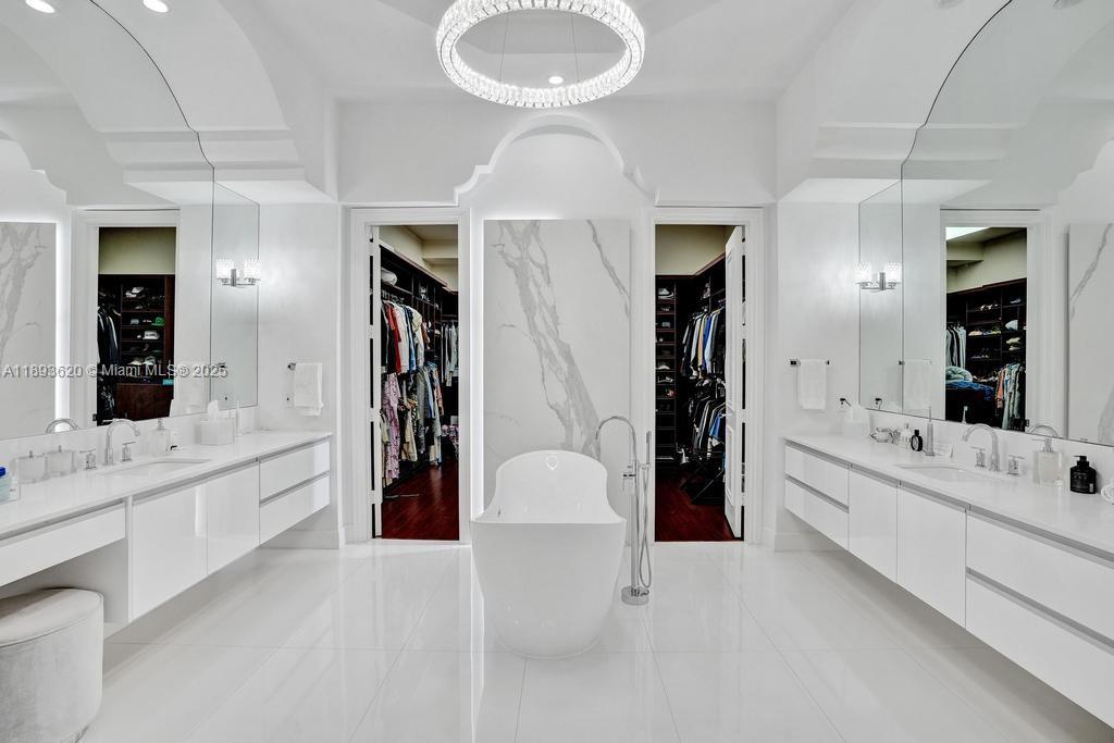 1516 Island Blvd Aventura, FL 33160