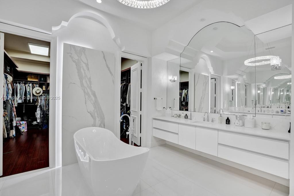 1516 Island Blvd Aventura, FL 33160