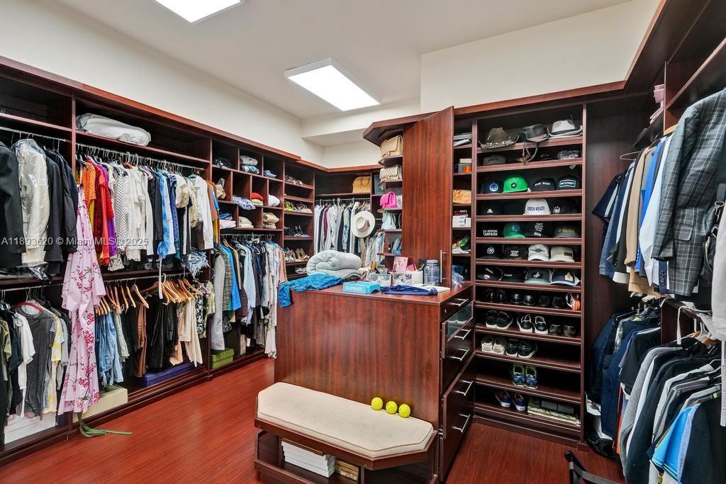 1516 Island Blvd Aventura, FL 33160