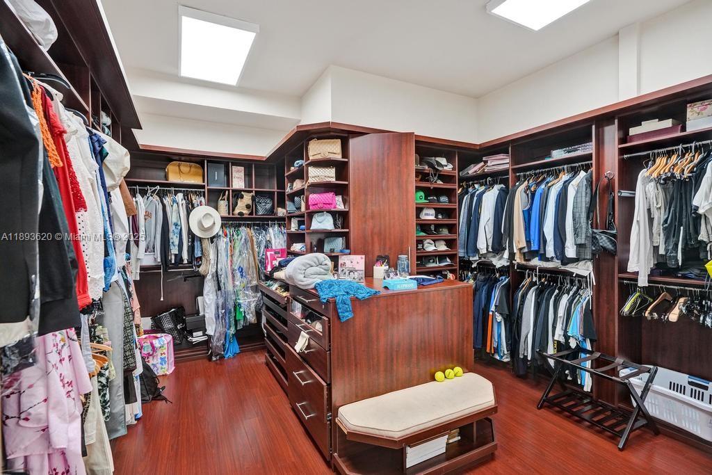 1516 Island Blvd Aventura, FL 33160