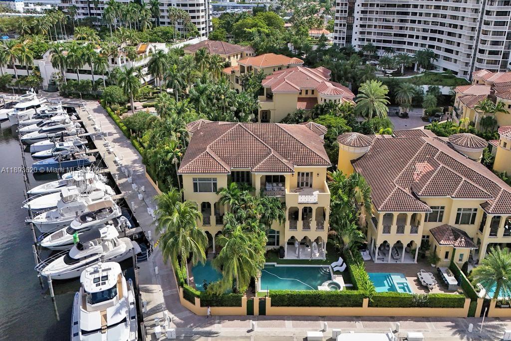 1516 Island Blvd Aventura, FL 33160