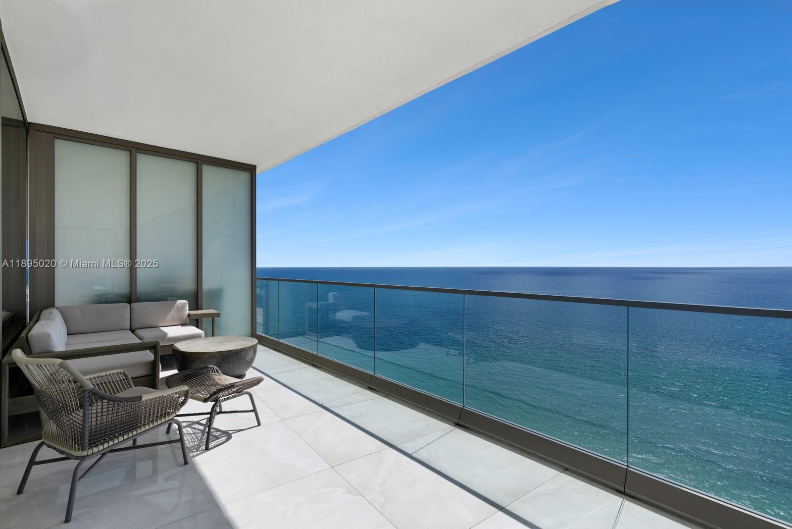 image Armani Casa19