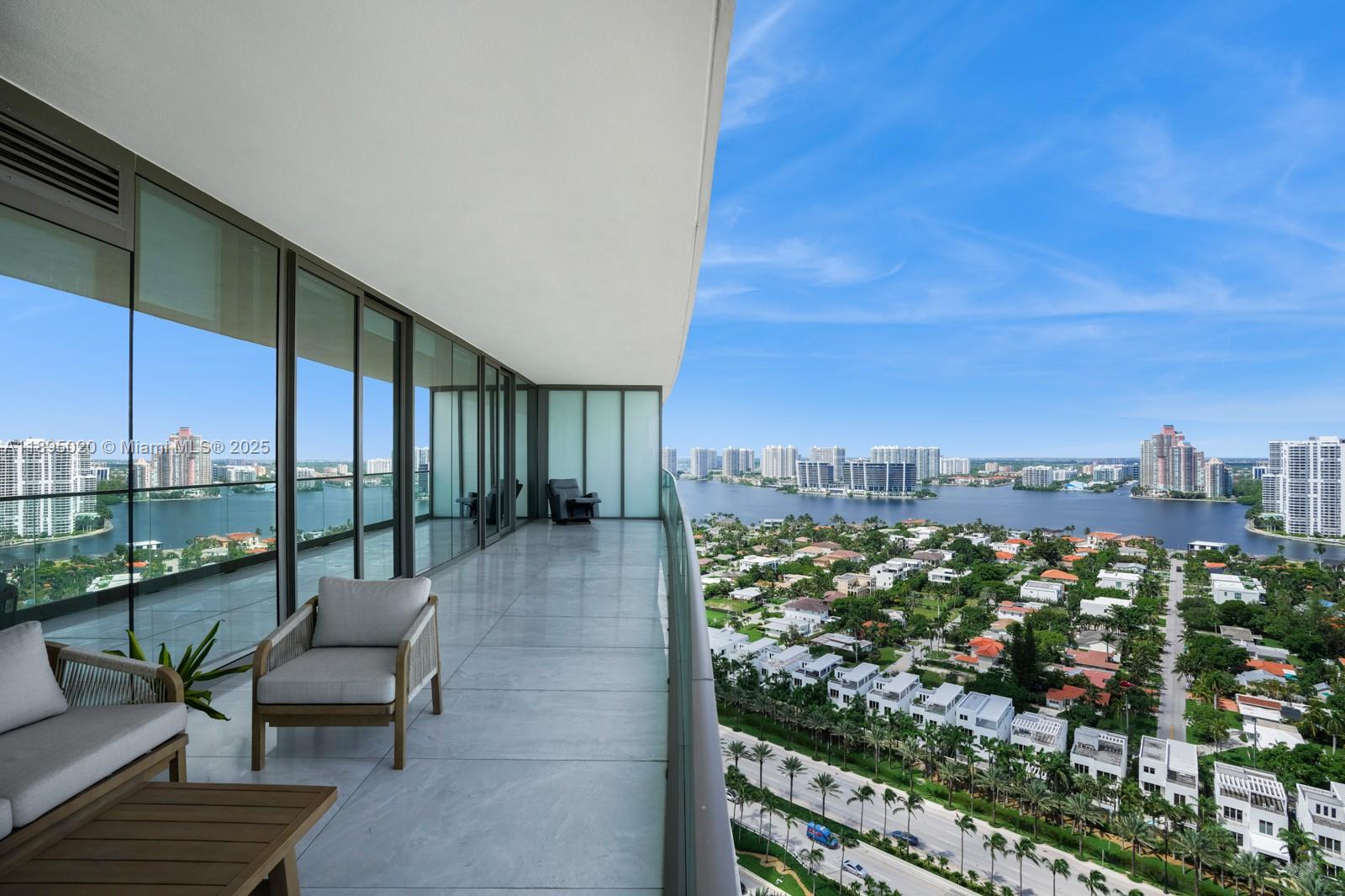 image Armani Casa36