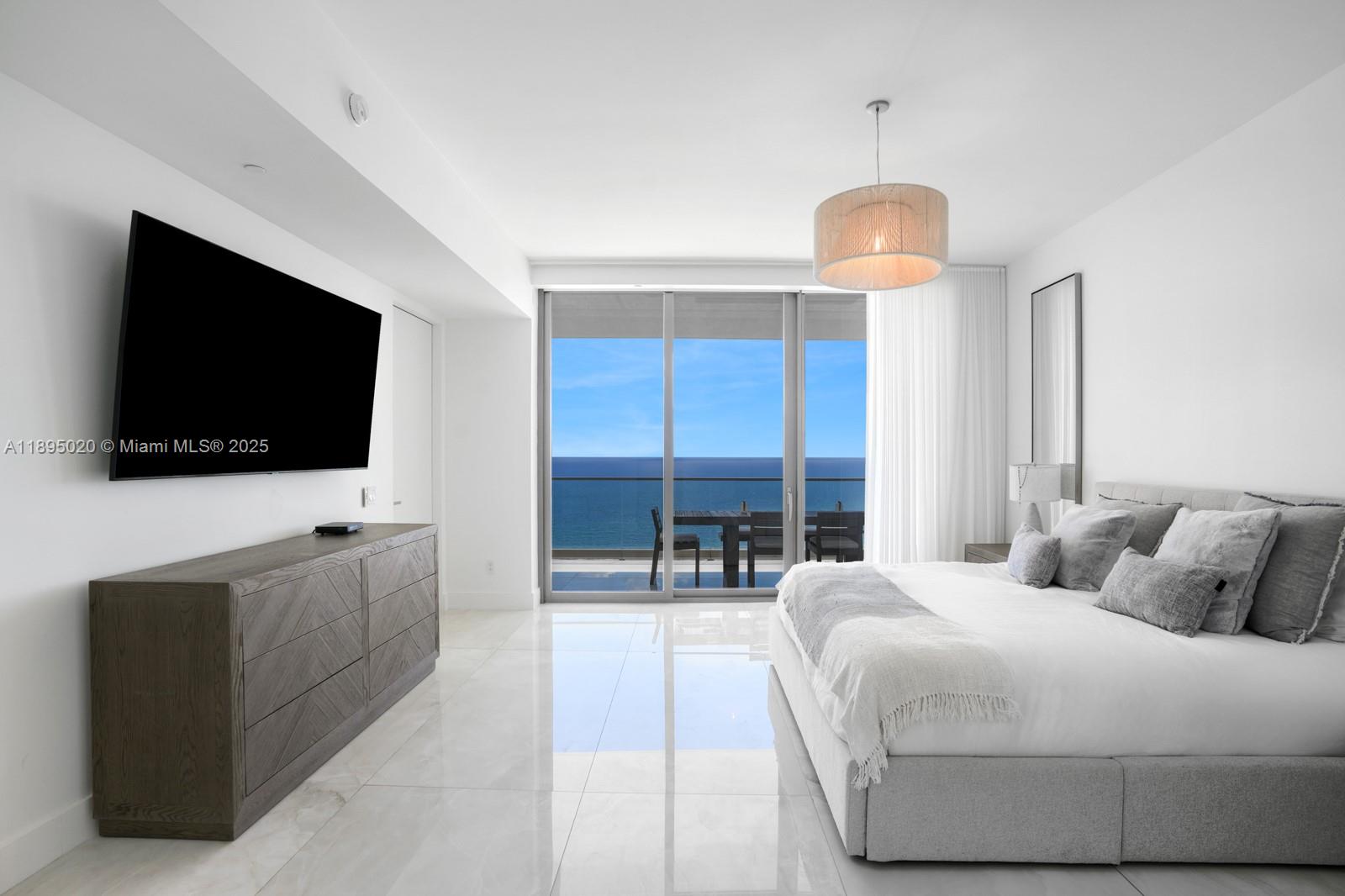 image Armani Casa3