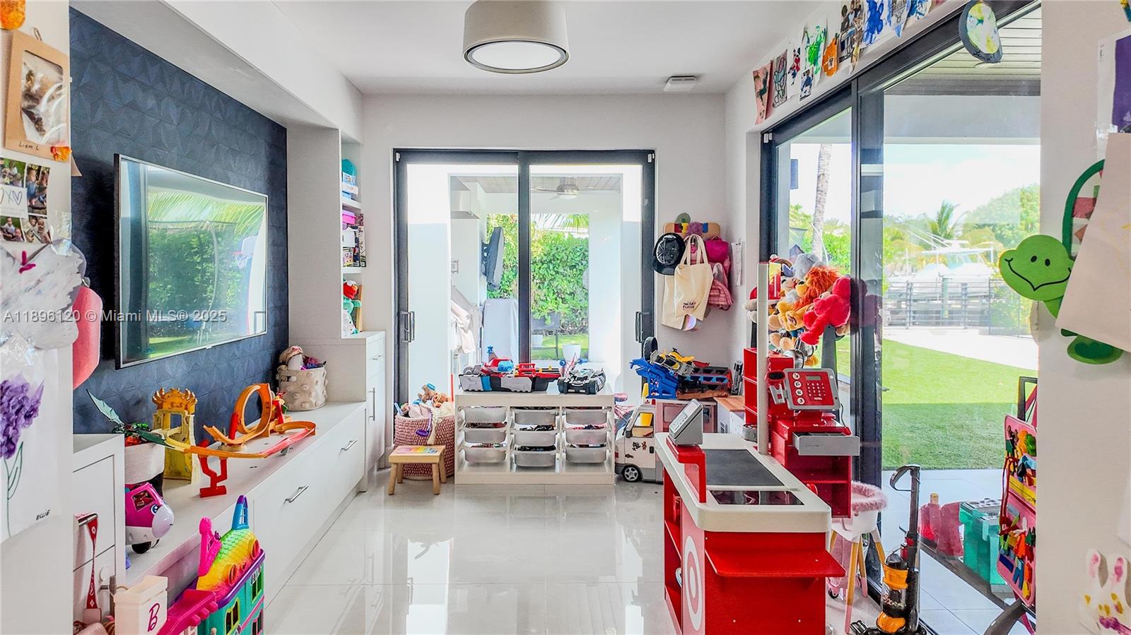 12855 Maple Rd North Miami, FL 33181